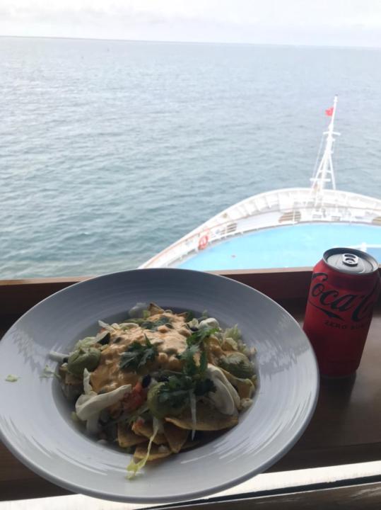 Lunch at sea 