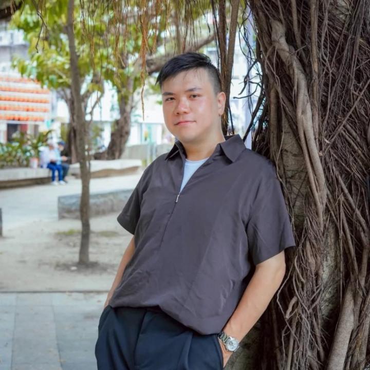 辰泓 丁