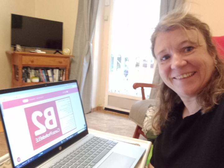 Welcome! Introduce yourself, and share a pic of your study space! 