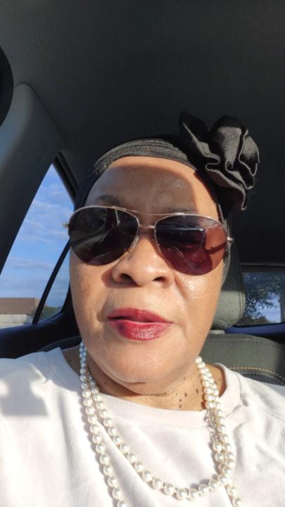 Ester Nayles