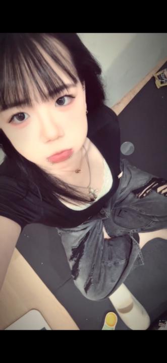 侑芸 李