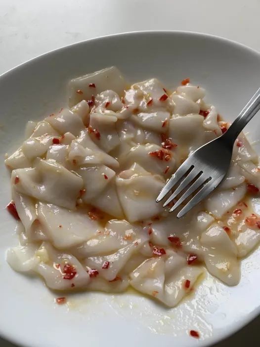 Wegańska "Kałamarnica" w sosie chili.