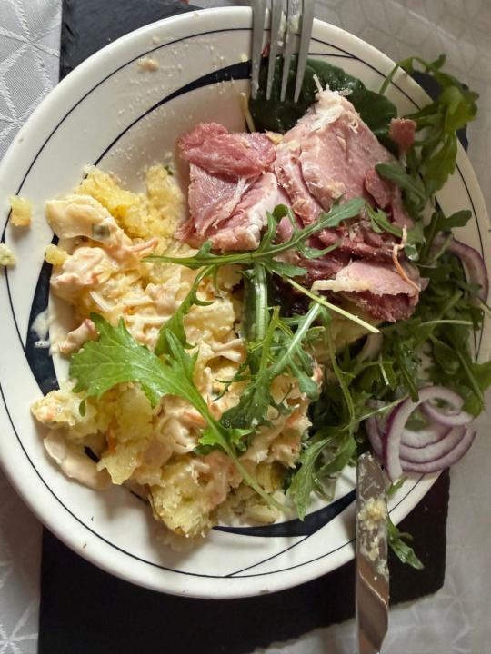 Breakfast and lunch sorted 