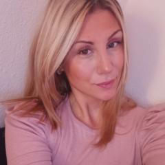 Nadine Mostowfi