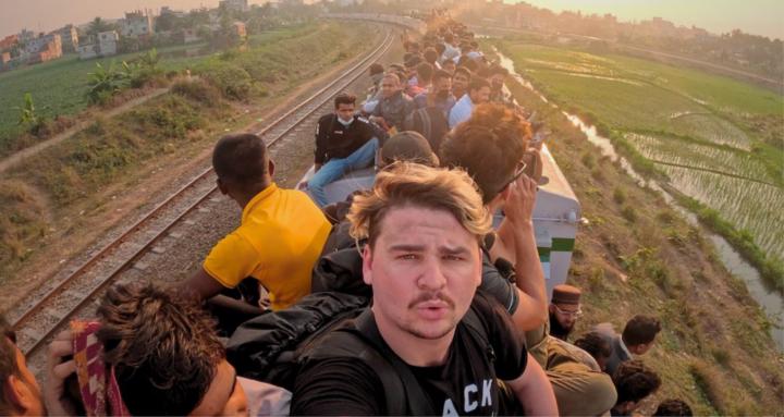 THE TRAVELING CIRCUS