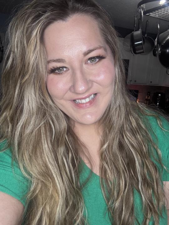 I built a 5-figure business using Facebook to feed a Skool community  organically.