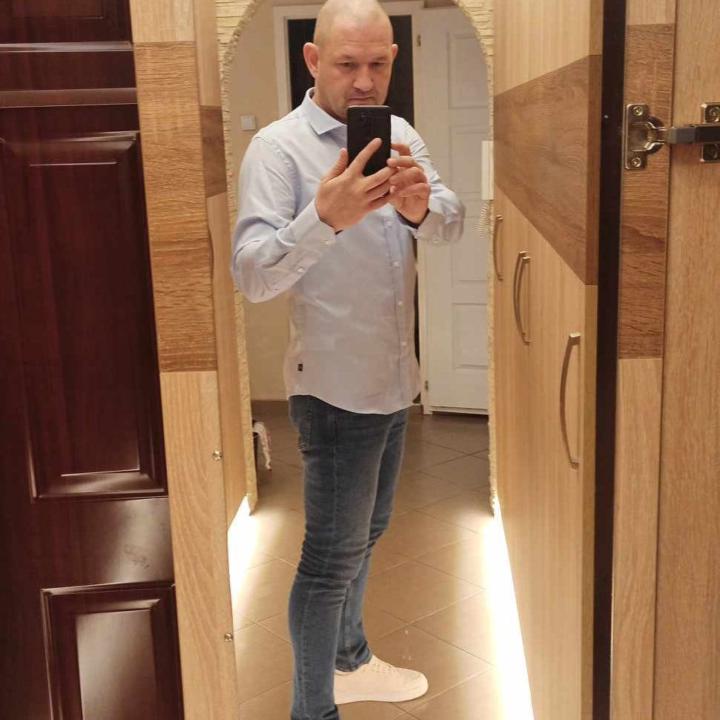 Komáromi Péter