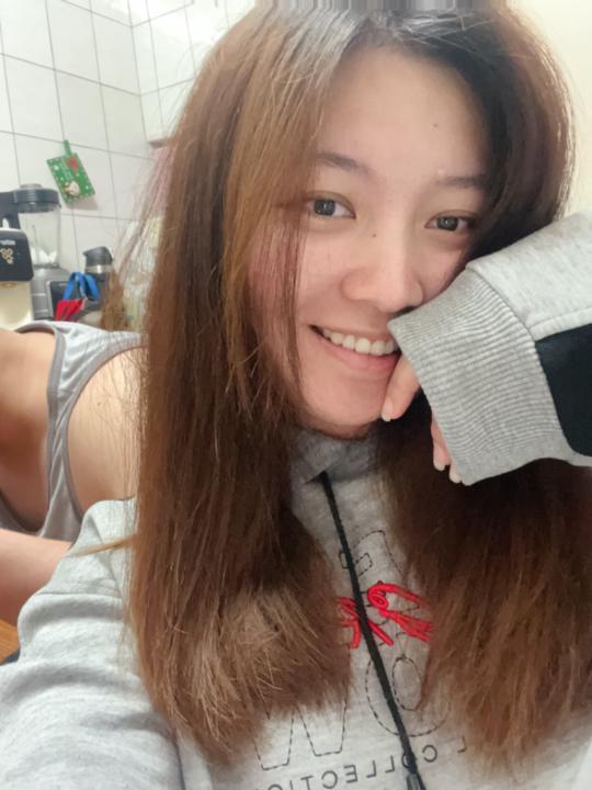 艾苓 李