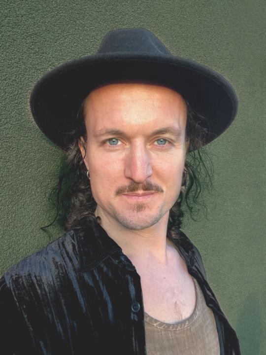 Moritz Kerkmann hood