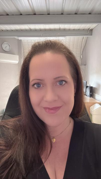 Vicki Clare