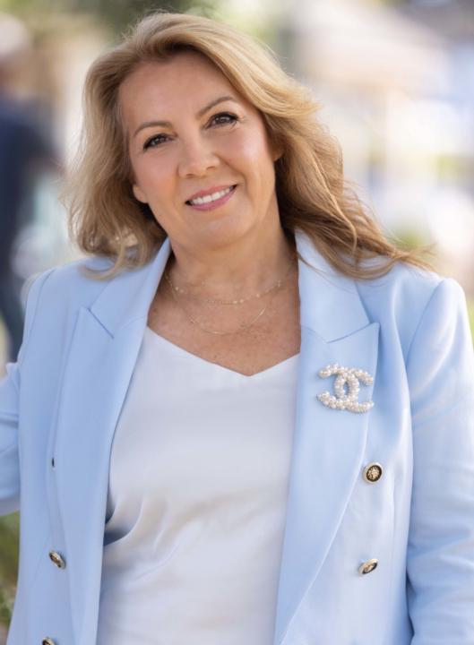 Laurie Martinez