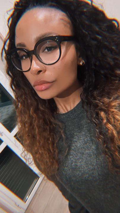 Yessica C. Donne in Digitale