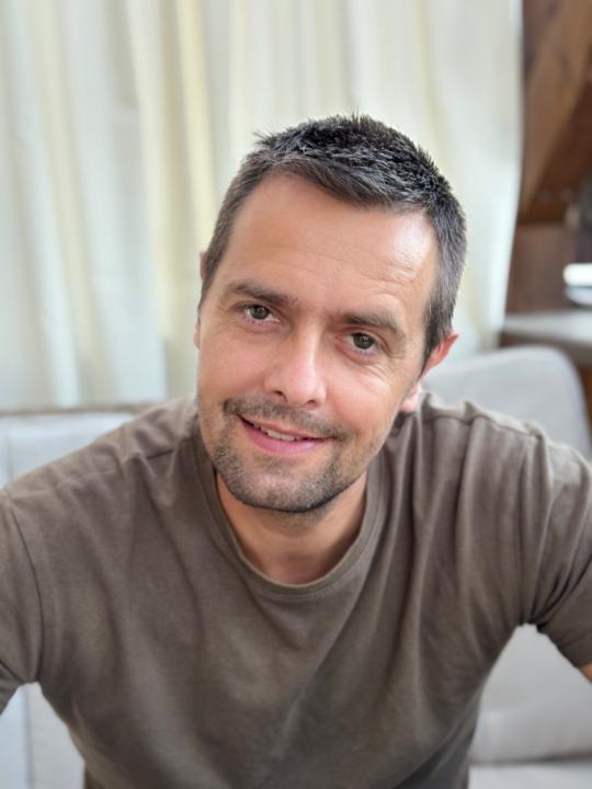 Robert Uhrin