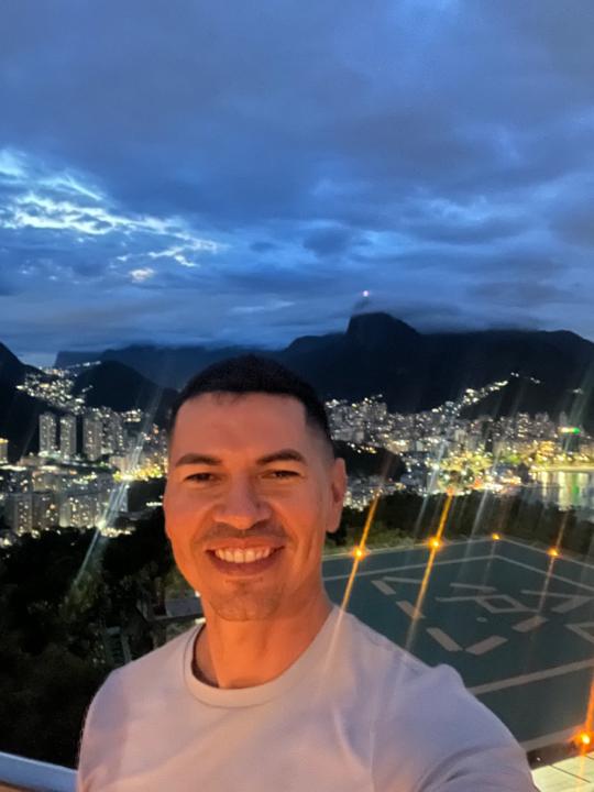 Francis Alvarenga