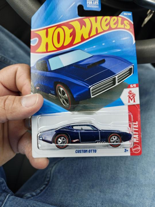 Hot wheels 
