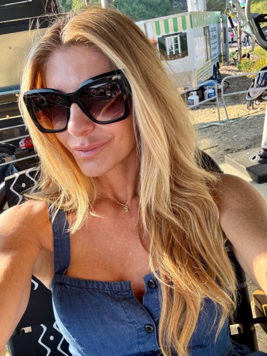 SaraJocelyn B