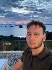 Aron Baratosi