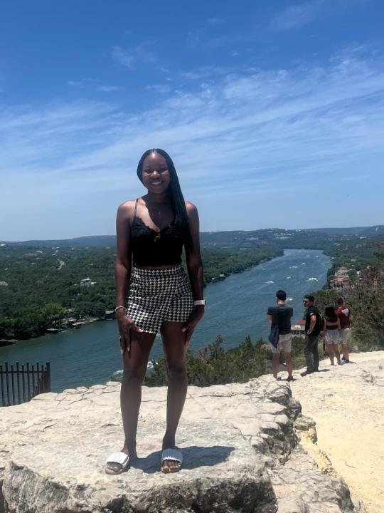 Jazmine Oluyide
