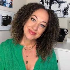 Rowena Valehart