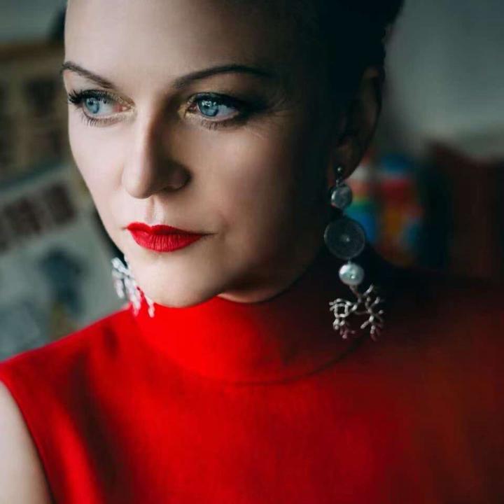 Nina Perhaj