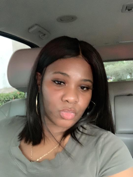 Vineshia Van