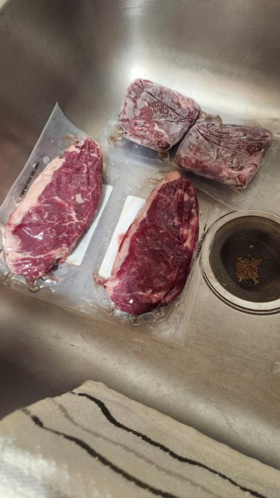 4 steaks tonight 🤣🤣