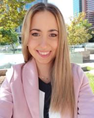 Andrea Trenova vial