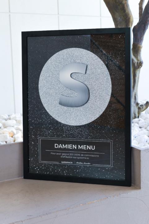 Damien Menu
