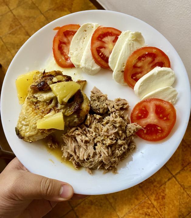 Saturday Brunch 🍗🍅🍍🧀