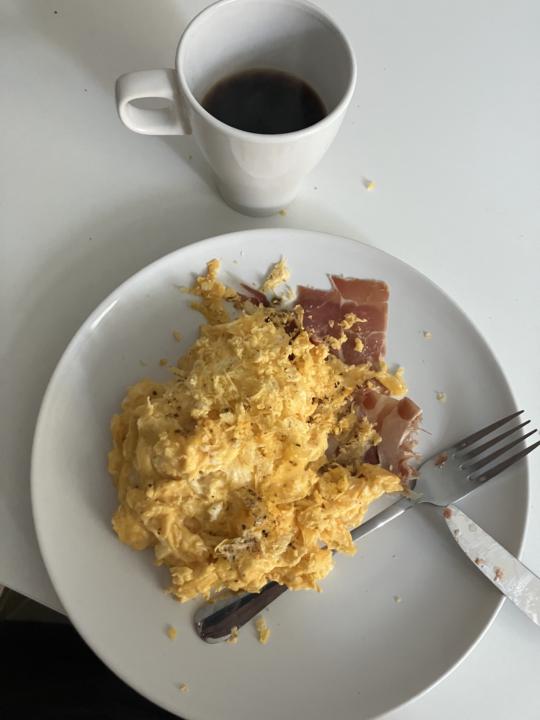 La comida de hoy hasta ahora ! No ensalada, perdón Santi ! 