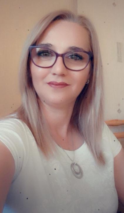 Милена Хотинова