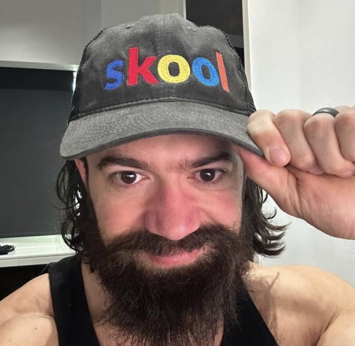 Content+Invite Skoolers to Acquisition in-person Scaling Workshop