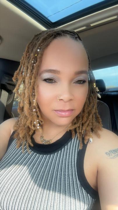 Asena Warren