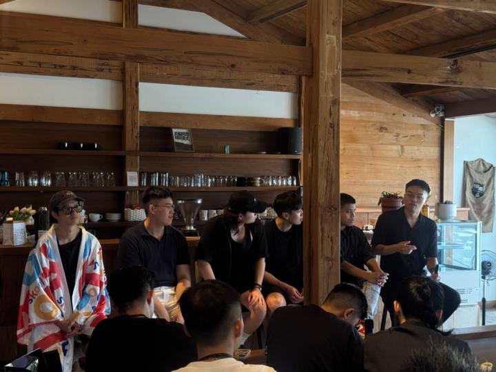  💩有些人創作真的醜到我想把手機摔掉。