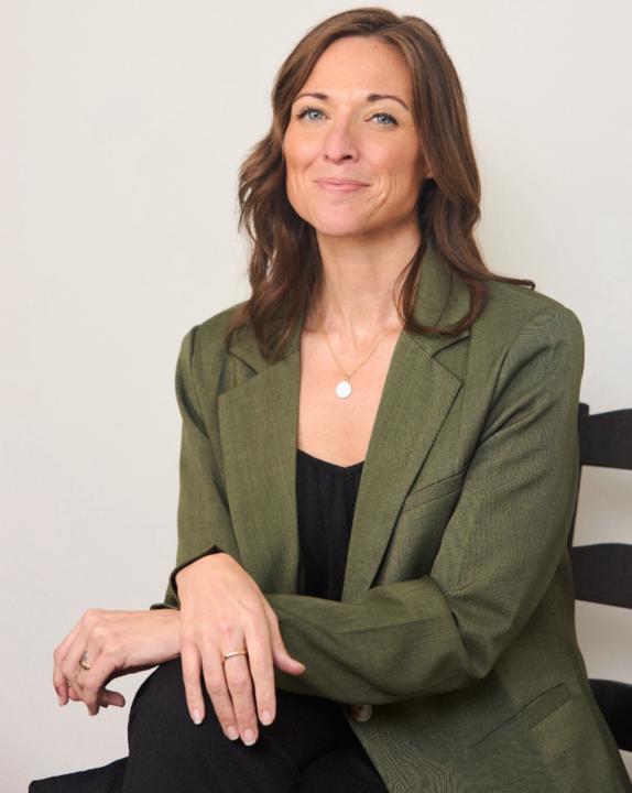 Candice Van Dertholen