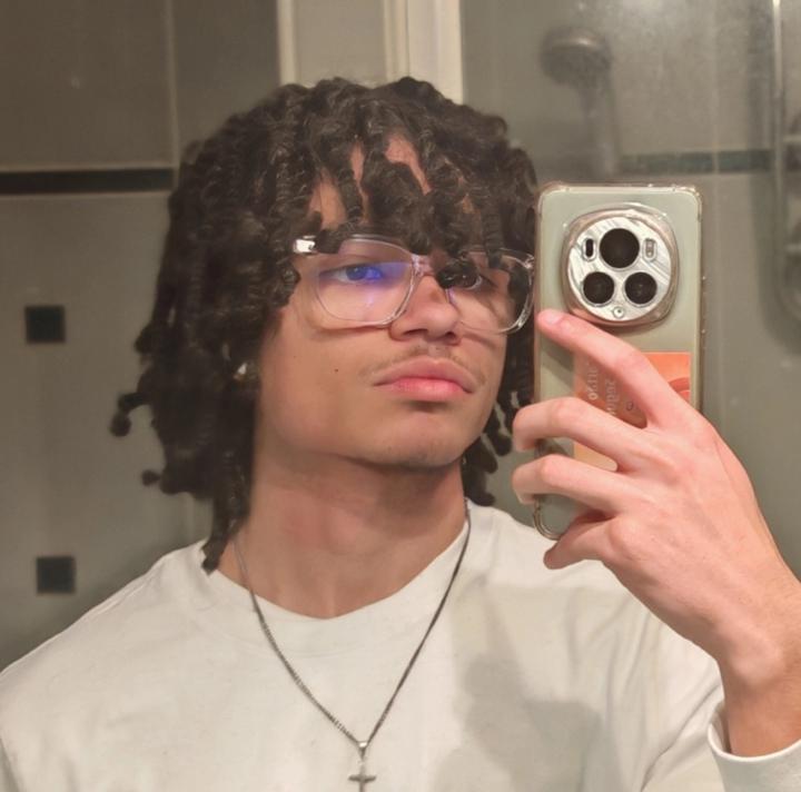 Aaron G
