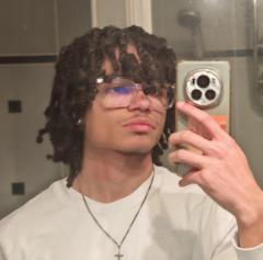 Aaron G