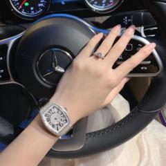 Thị trang linh Tạ