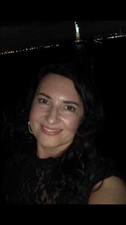 Laura Lluhani