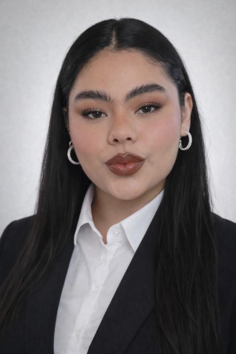 Berenice Flores