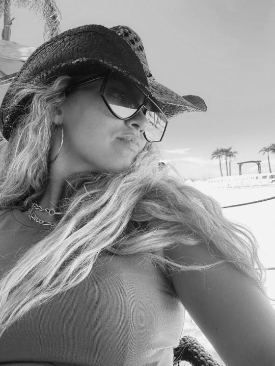 Tori Mary