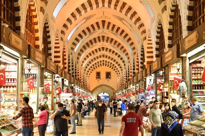 Yedi Tepeden Dünyaya Bakmak: Fatih’in Tarihi Yarımada’daki Rolü