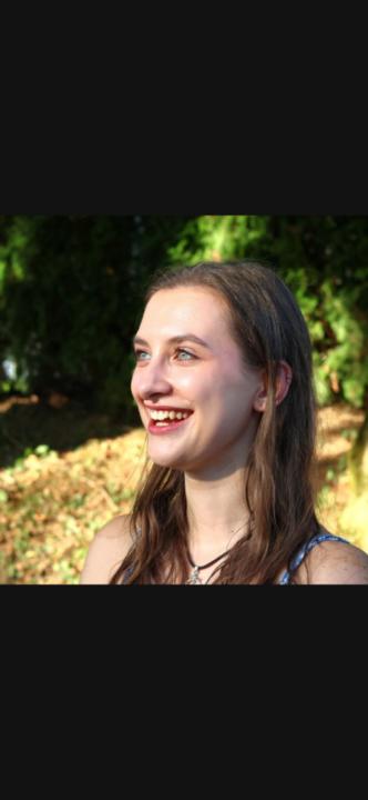 Esther Kostajnšek