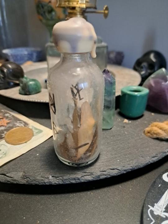 The Witches' Bottle 🍶