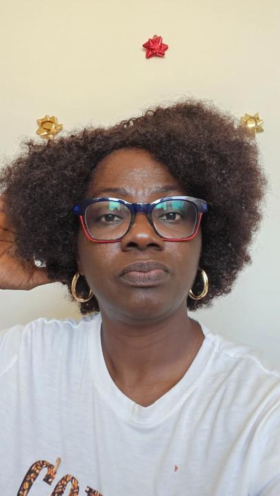 Dora Akaelu