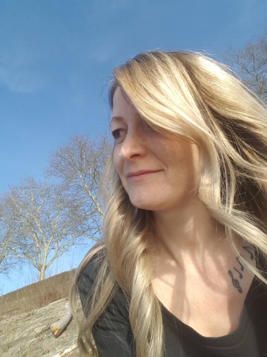 Anne Simon