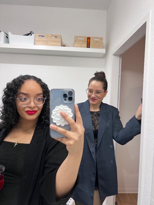 Mabel und Sara Ovalle
