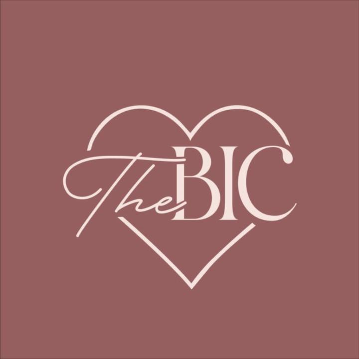 The beauty influencer club Academy