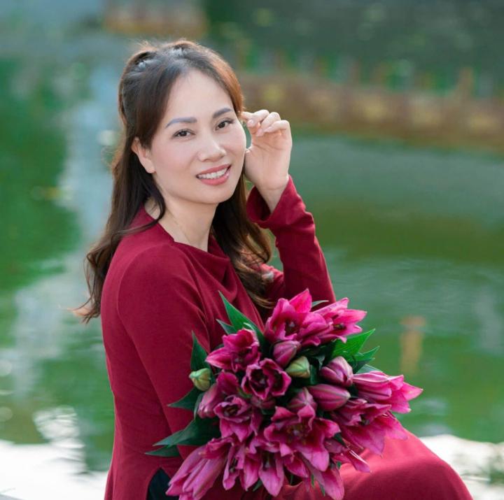 Hồng Lê
