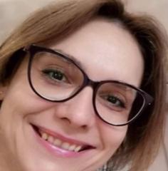 Szilvia Holczhei